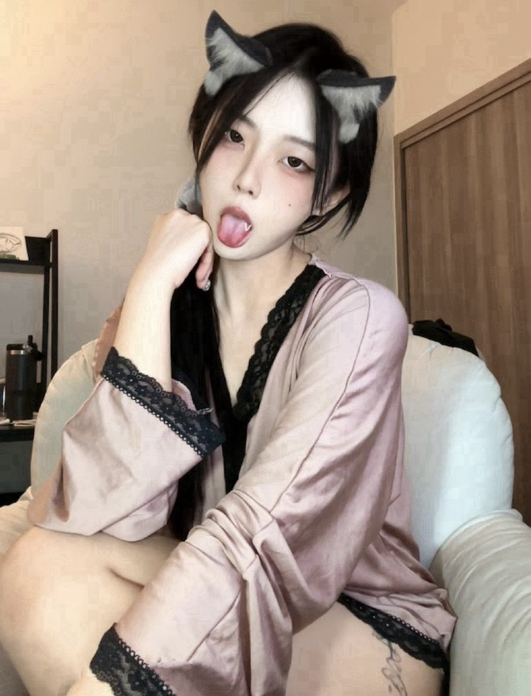 烧肉小野猫/多肉小野猫微密圈付费入圈作品合集-秘语喵